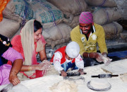 A alegria do verdadeiro Karma Yoga dos Sikhs.